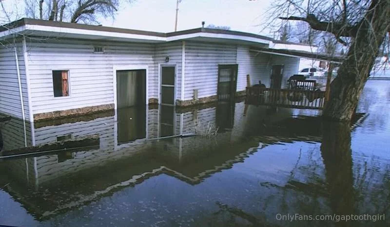 gaptoothgirl OnlyFans free account photo 10 - gaptoothgirl nudes and sex tapes