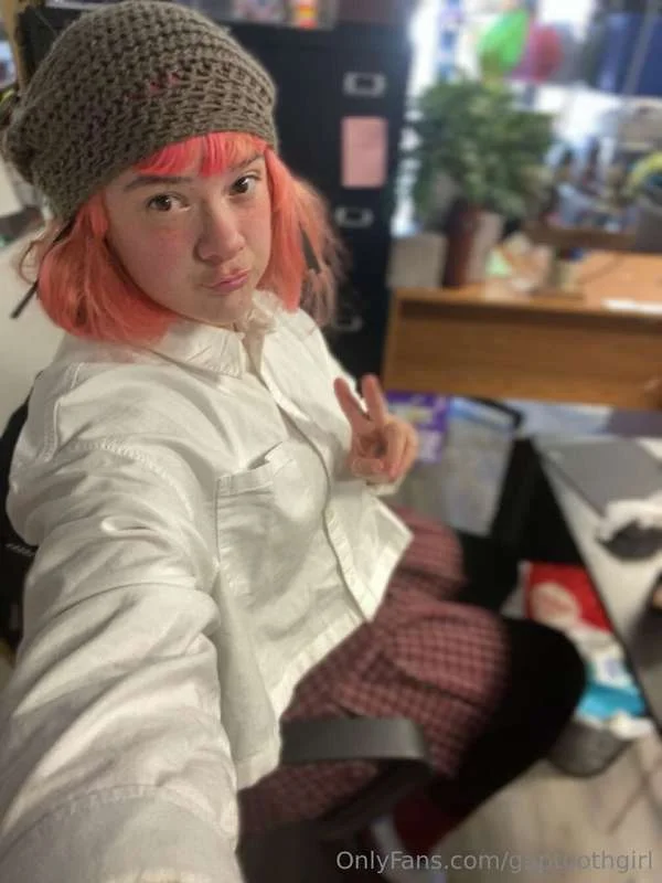 gaptoothgirl OnlyFans free account photo 28 - gaptoothgirl nudes and sex tapes