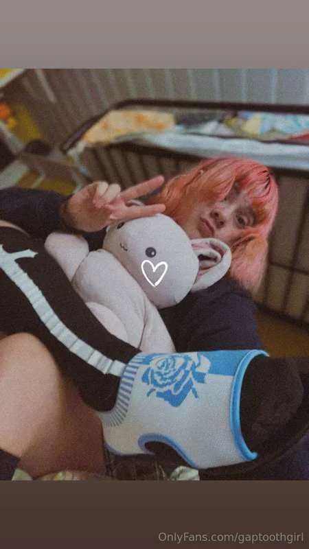 gaptoothgirl OnlyFans free account photo 22 - gaptoothgirl nudes and sex tapes