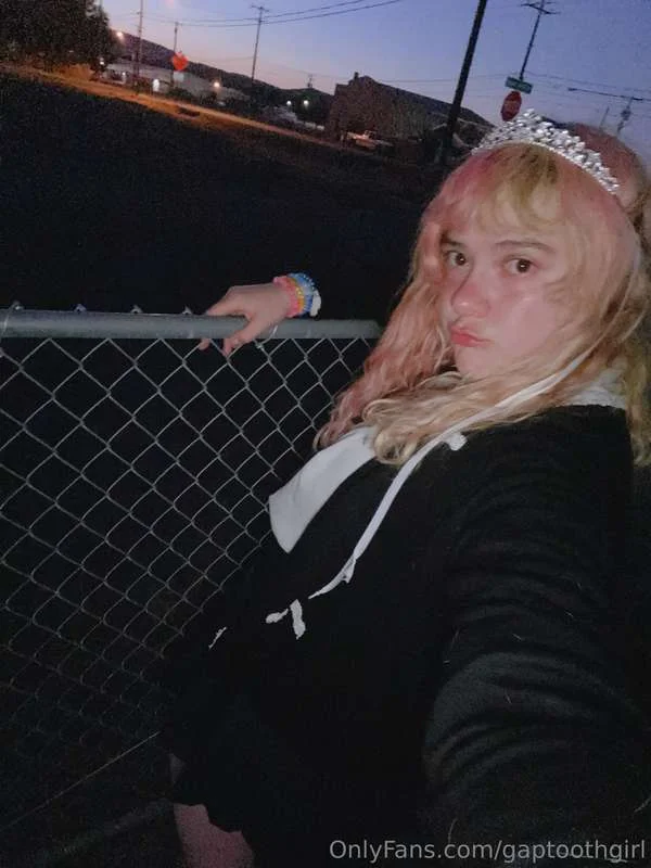 gaptoothgirl OnlyFans free account photo 23 - gaptoothgirl nudes and sex tapes