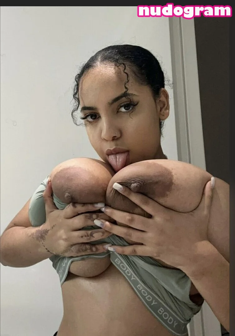 Laya OnlyFans free account photo 10 - thegirlinred0 nudes and sex tapes