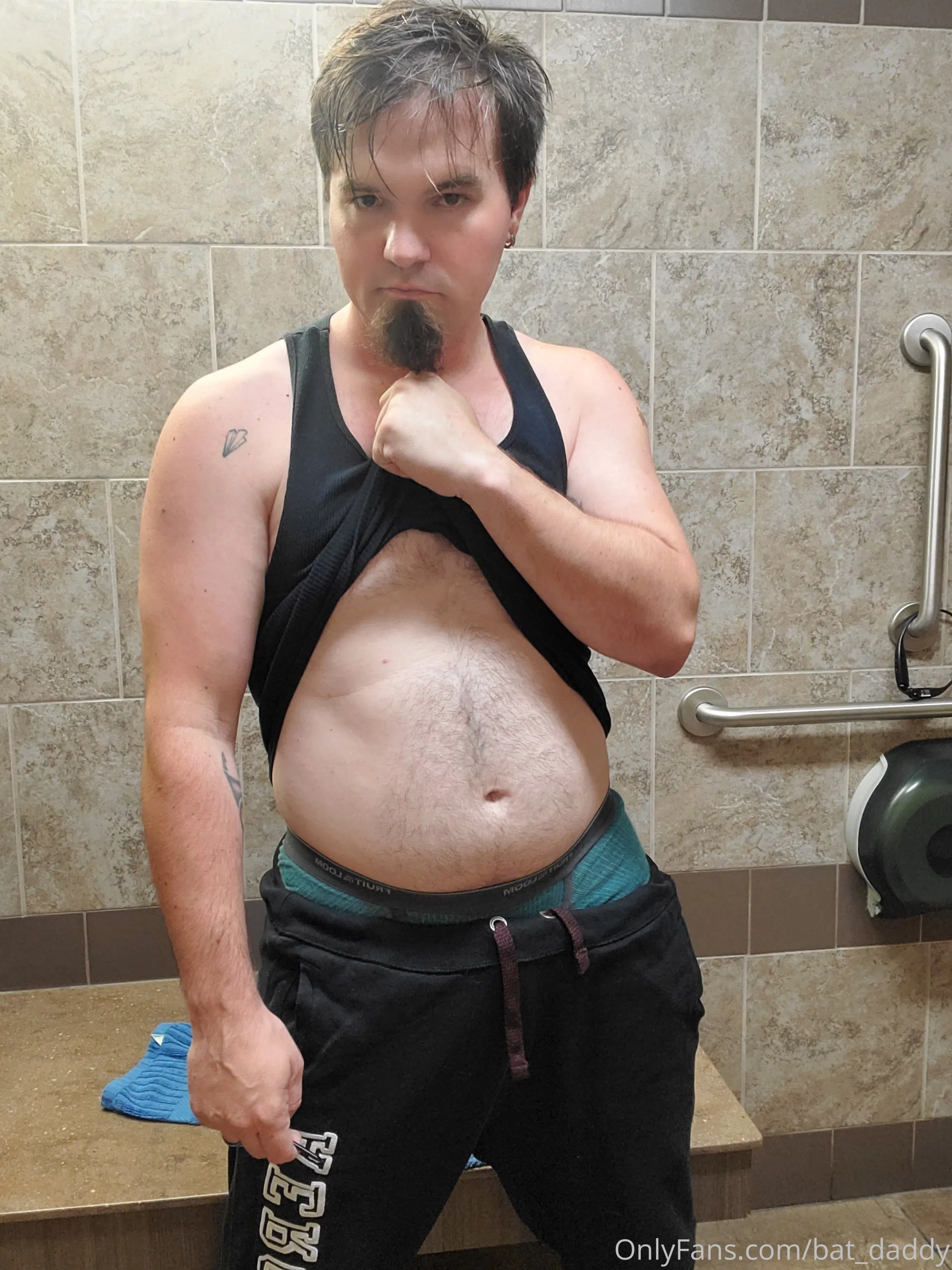 Joshua OnlyFans free account photo 20 - bat_daddy nudes and sex tapes