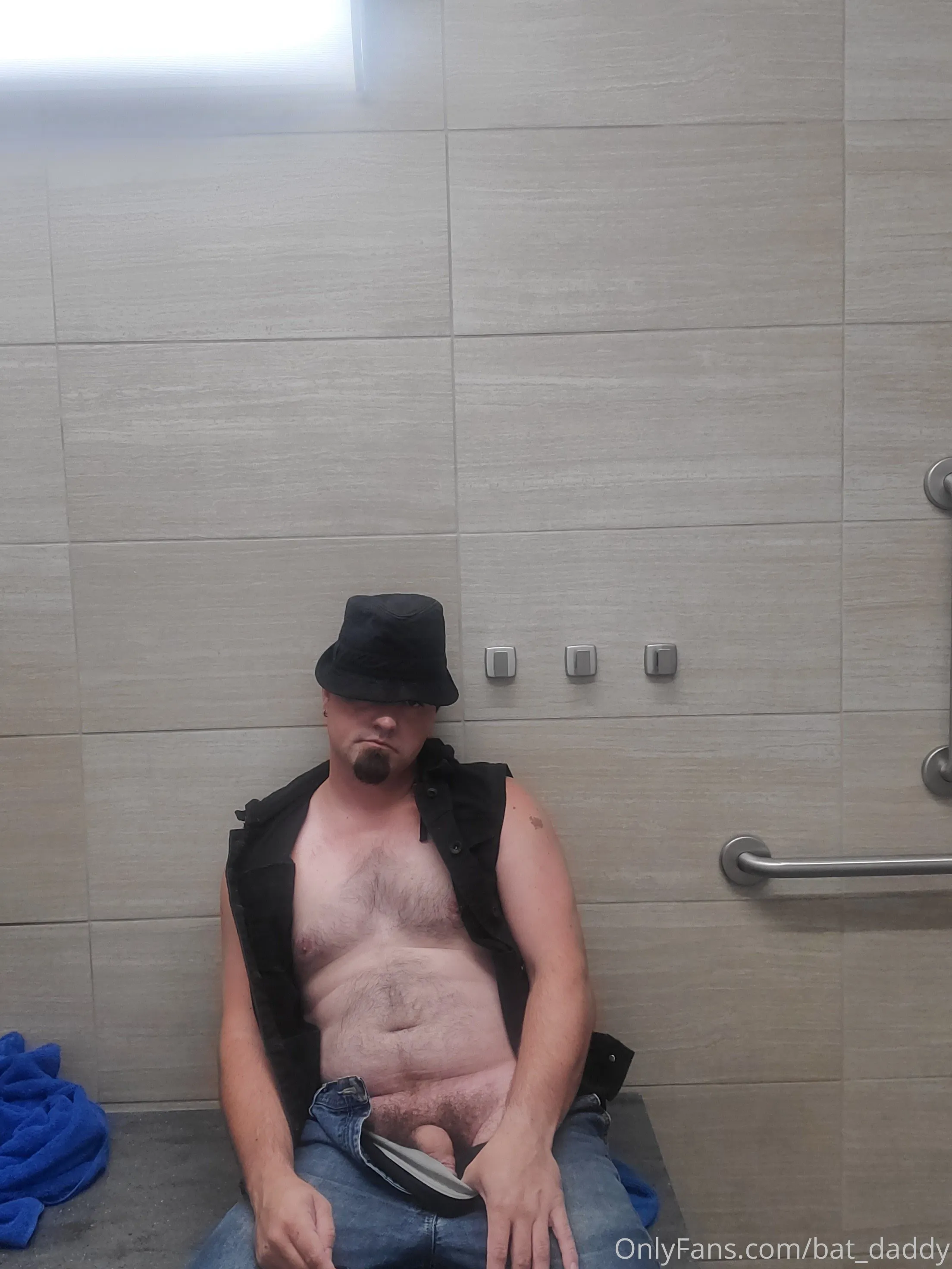 Joshua OnlyFans free account photo 8 - bat_daddy nudes and sex tapes