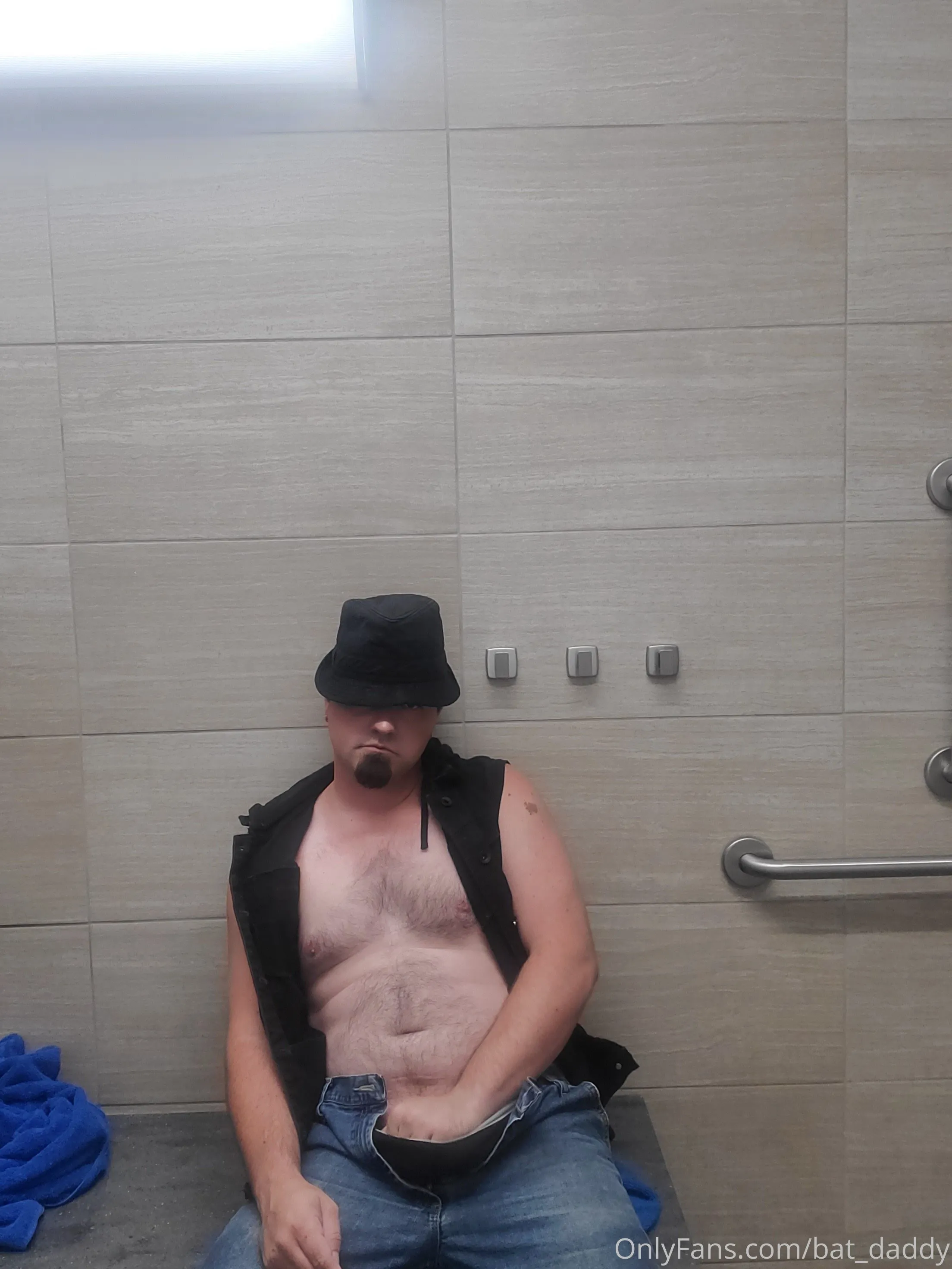 Joshua OnlyFans free account photo 7 - bat_daddy nudes and sex tapes