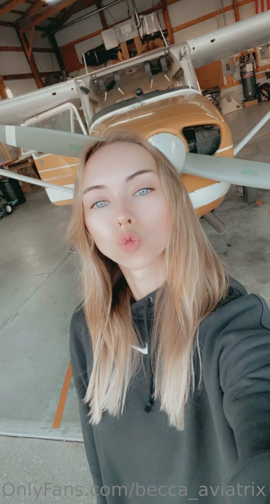 Becca_aviatrix OnlyFans free account photo 25 - becca_aviatrix nudes and sex tapes