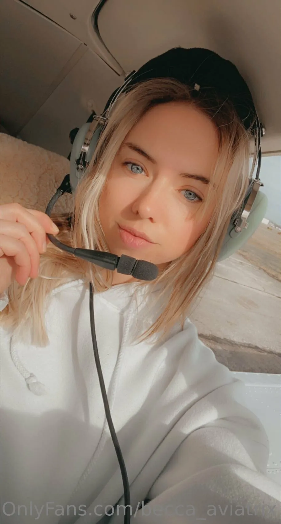 Becca_aviatrix OnlyFans free account photo 20 - becca_aviatrix nudes and sex tapes