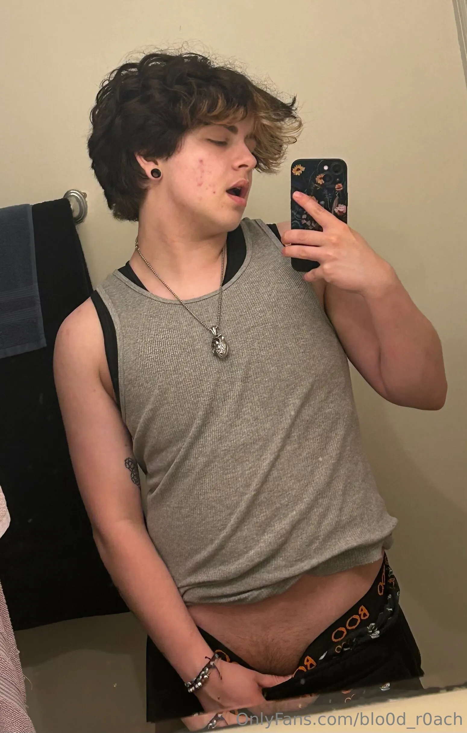 Jax 💫 OnlyFans free account photo 8 - blo0d_r0ach nudes and sex tapes