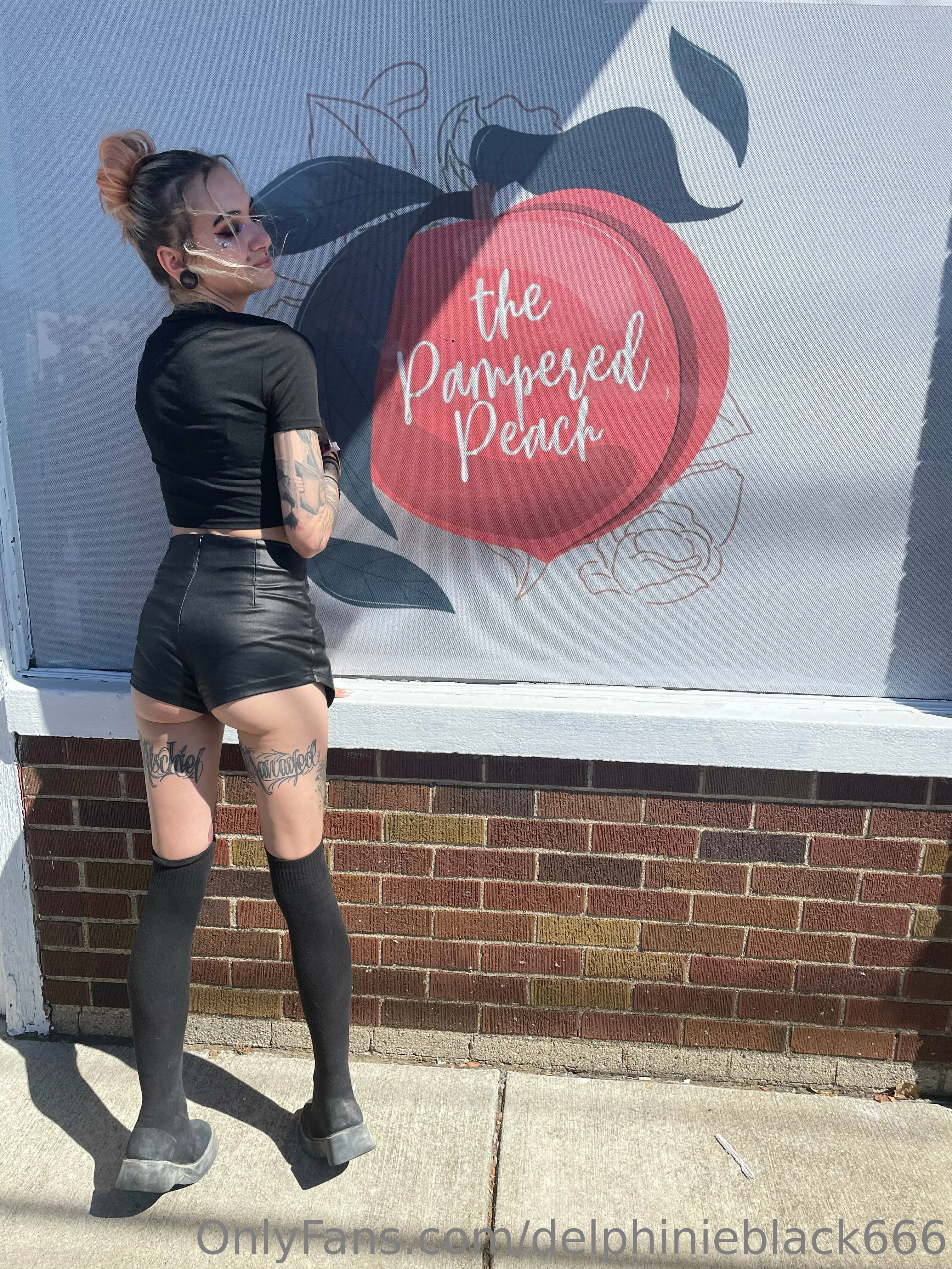 Delphine Black Free OnlyFans free account photo 4 - delphinieblack666 nudes and sex tapes