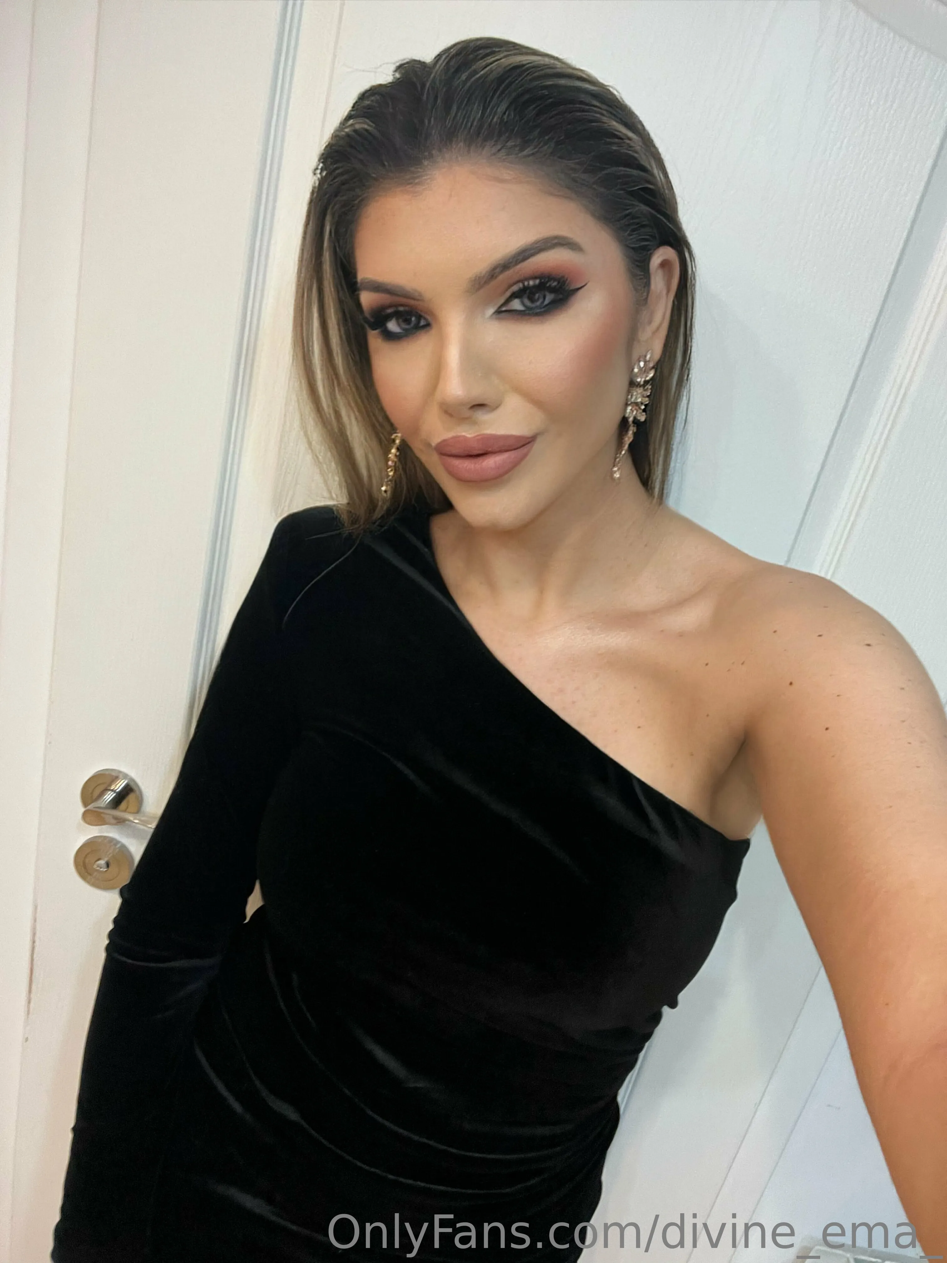 Ema OnlyFans free account photo 5 - divine_ema_ nudes and sex tapes