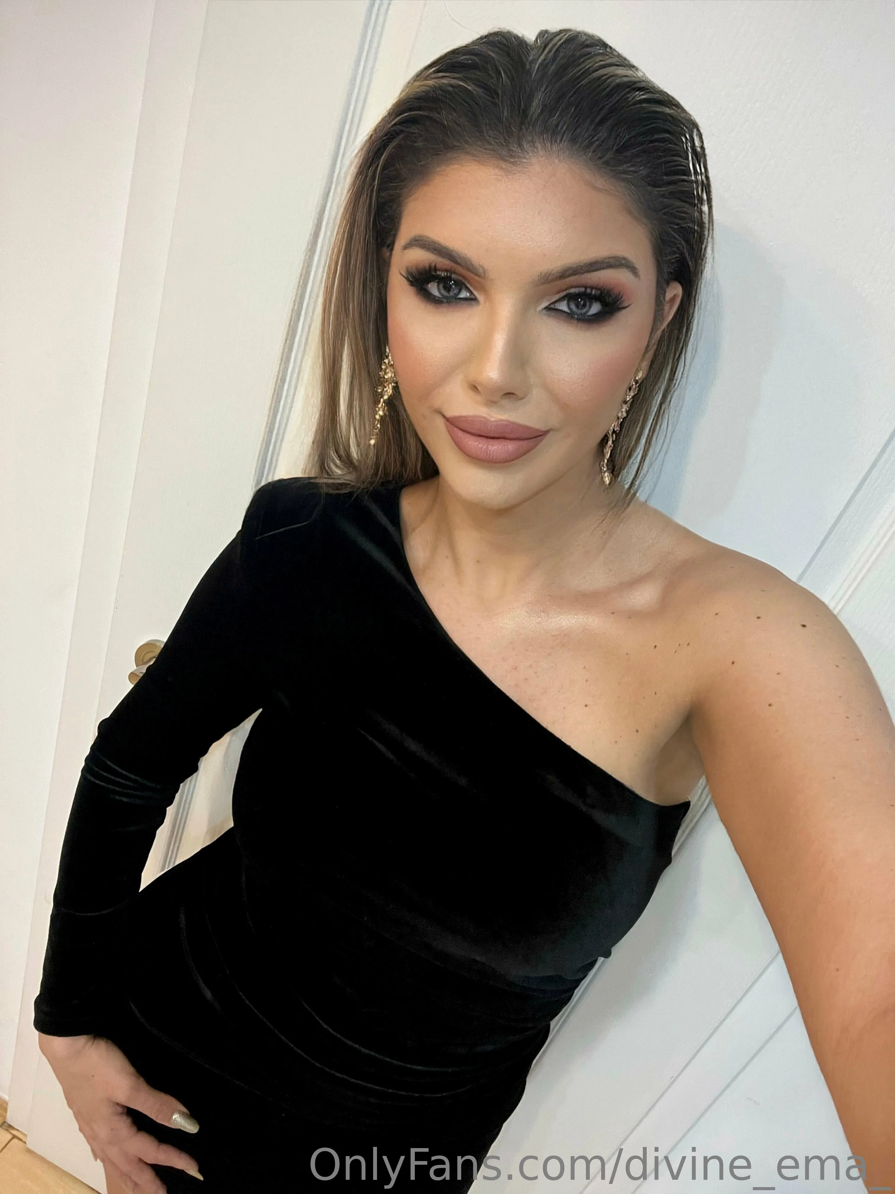 Ema OnlyFans free account photo 4 - divine_ema_ nudes and sex tapes