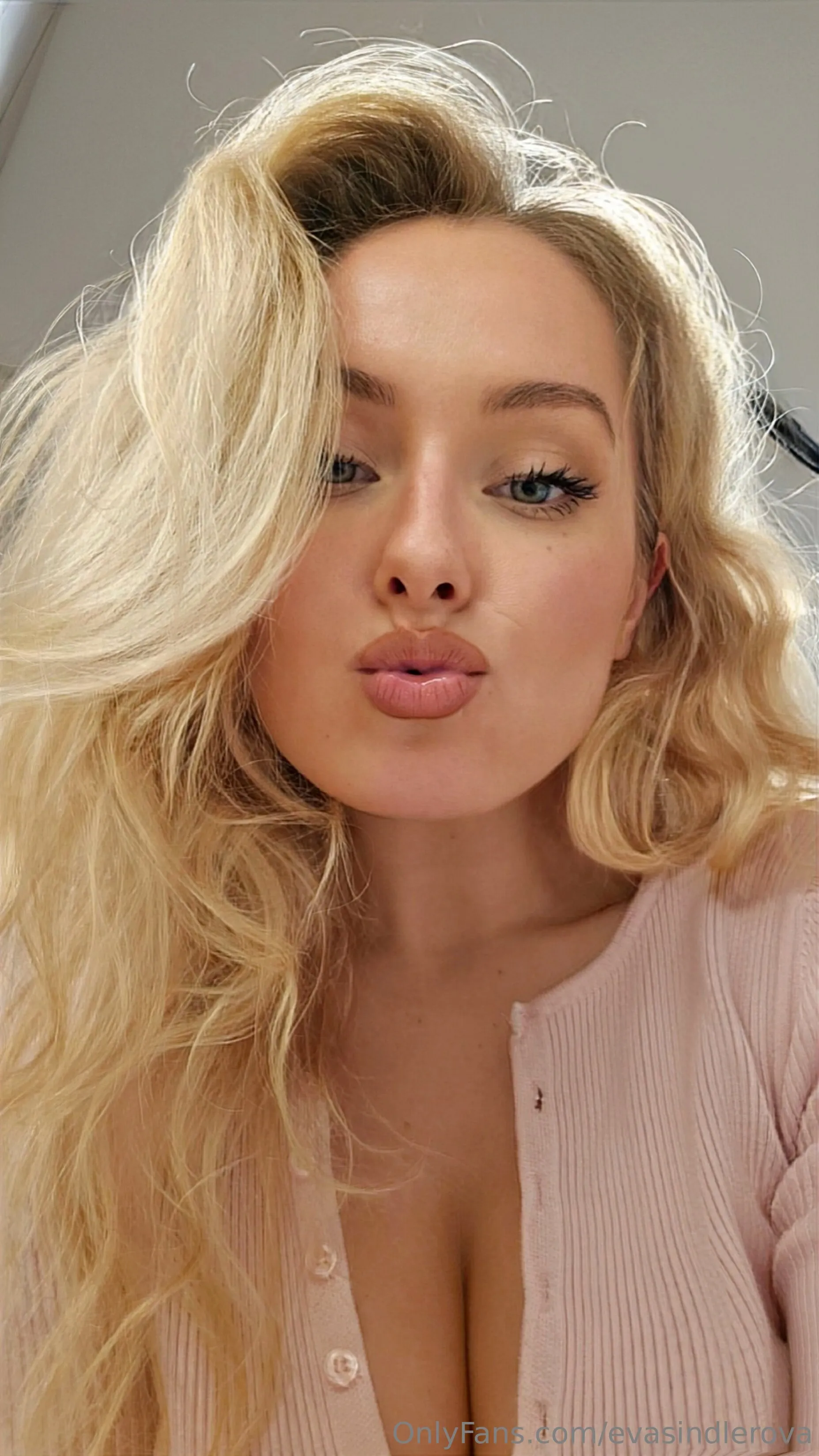 Eva 🌸 OnlyFans free account photo 13 - evasindlerova nudes and sex tapes