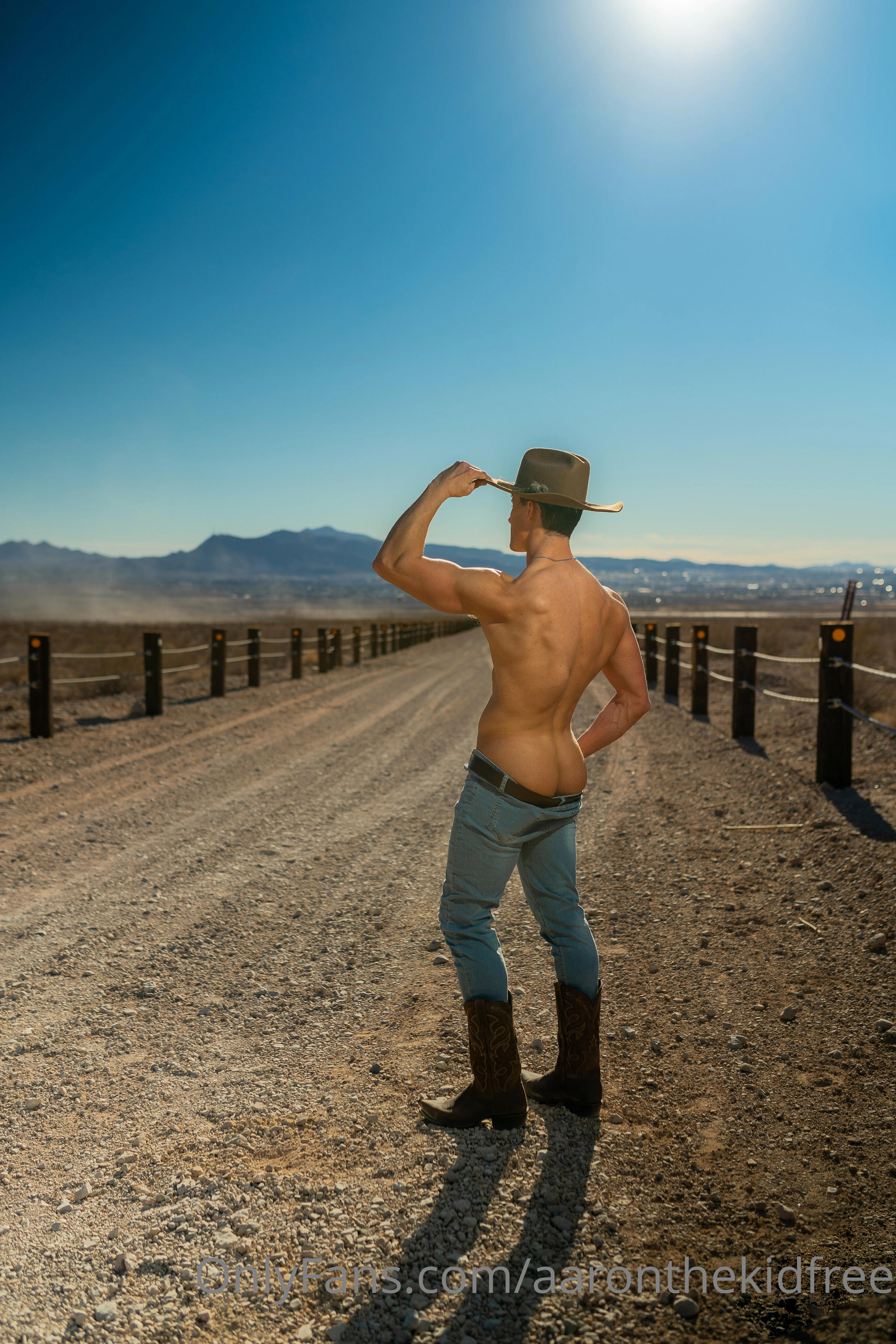 Aaron Adonis FREE OnlyFans free account photo 5 - aaronadonisfree nudes and sex tapes