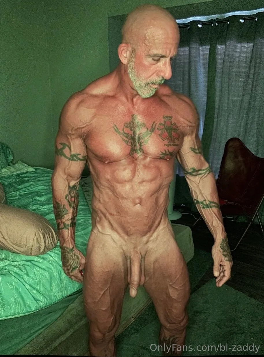 Bi-Zaddy OnlyFans free account photo 5 - bi-zaddy nudes and sex tapes