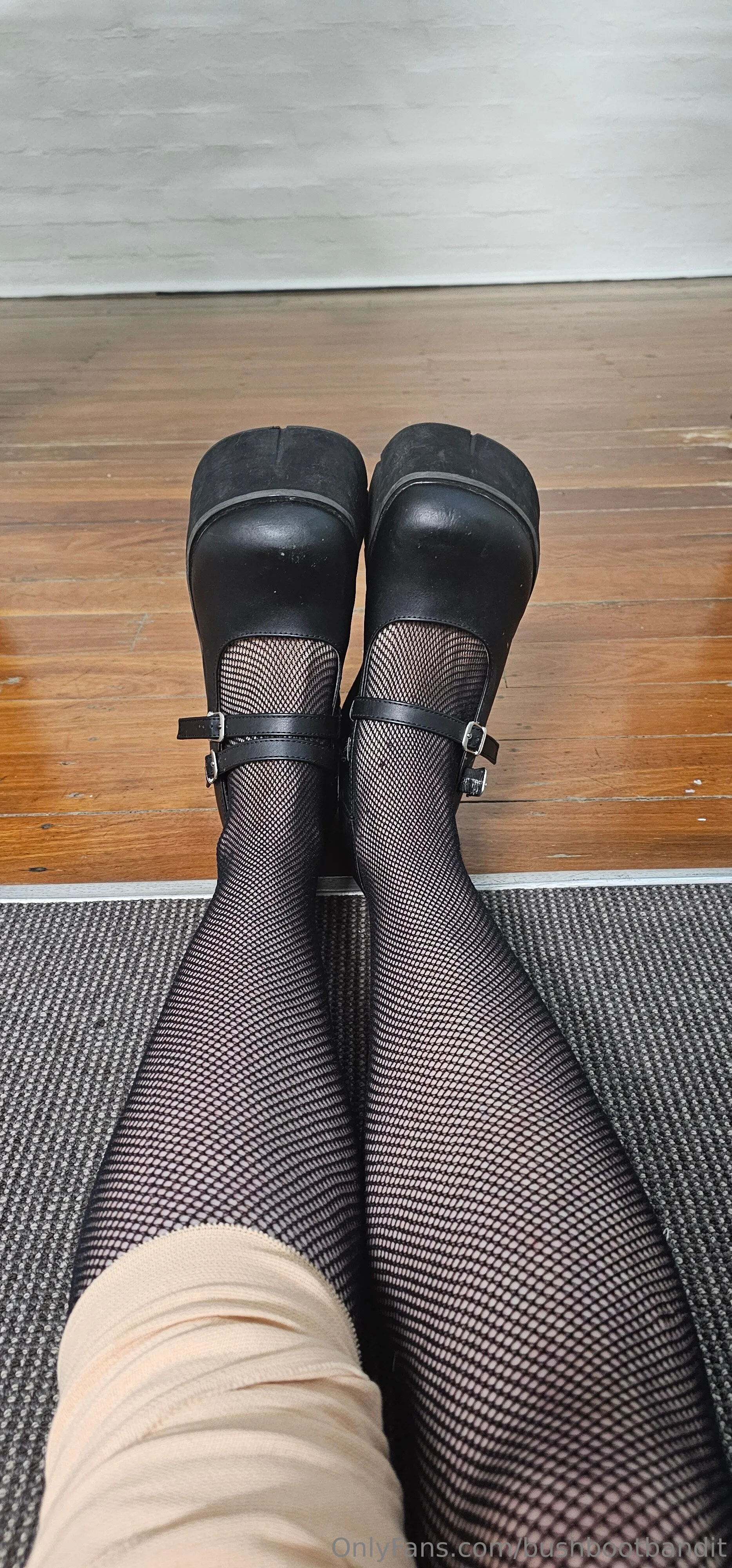 𝕭𝖆𝖓𝖉𝖎𝖙 𝖕𝖗𝖎𝖓𝖈𝖊𝖘𝖘 OnlyFans free account photo 10 - bushbootbandit nudes and sex tapes