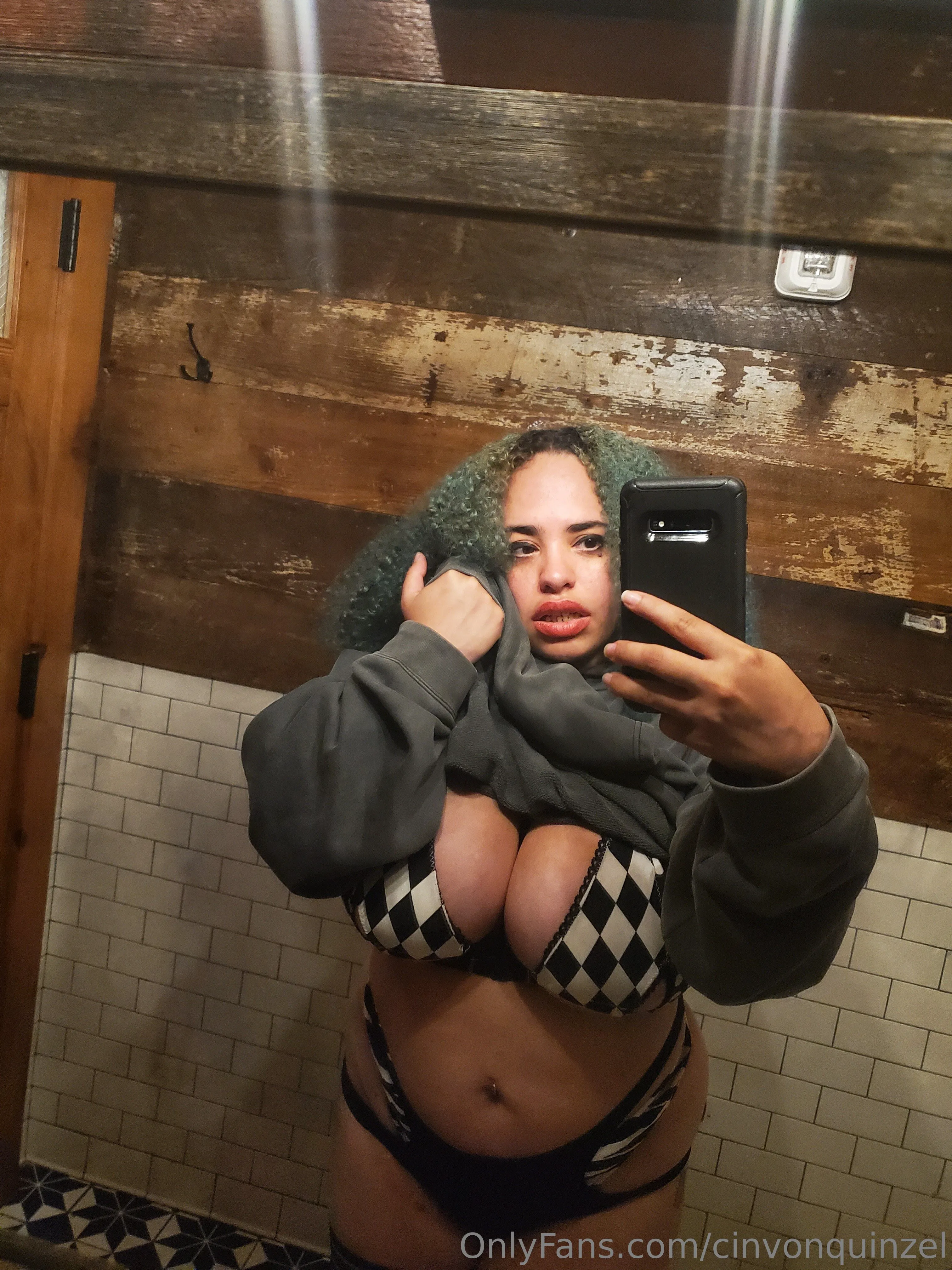 Cin' OnlyFans free account photo 8 - cinvonquinzel nudes and sex tapes