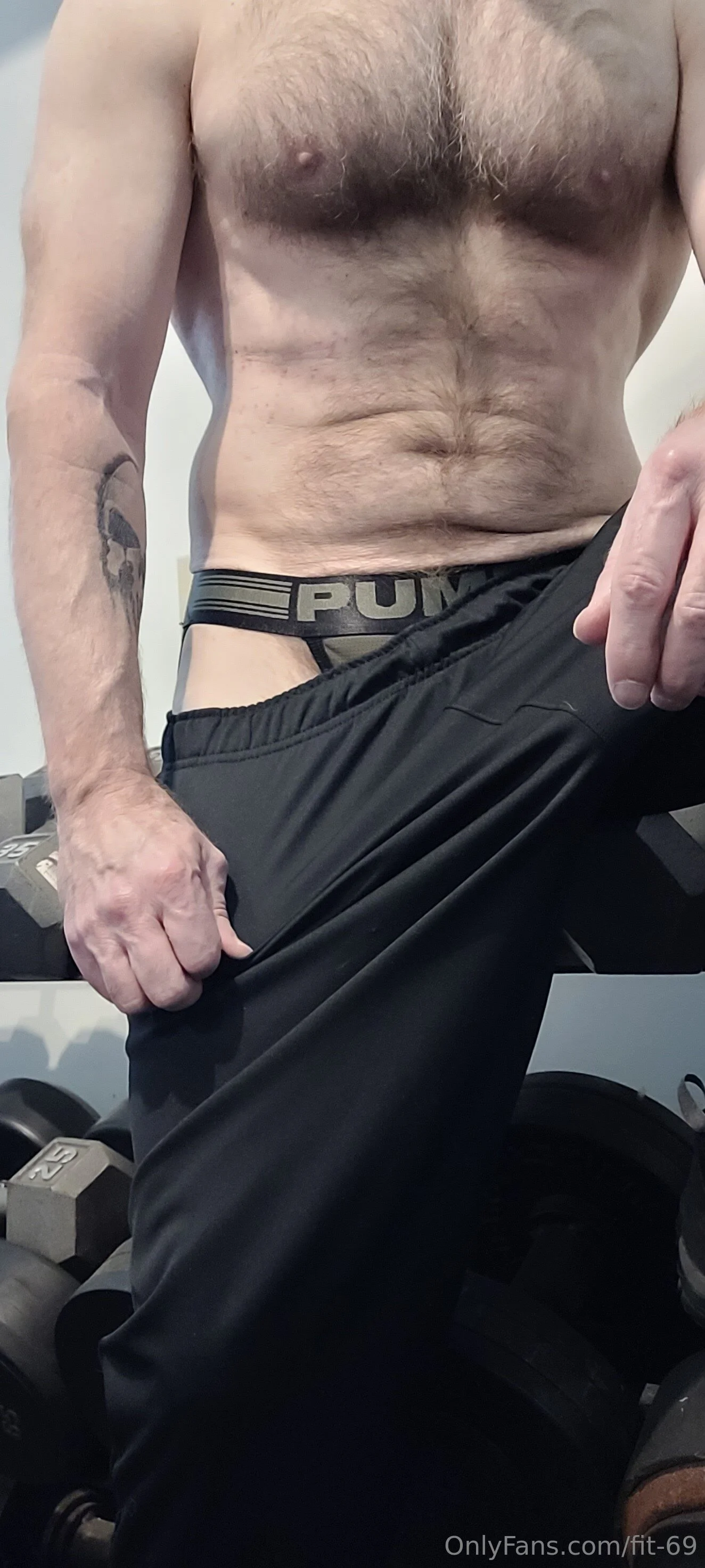 Hairy Daddy OnlyFans free account photo 6 - fit-69 nudes and sex tapes