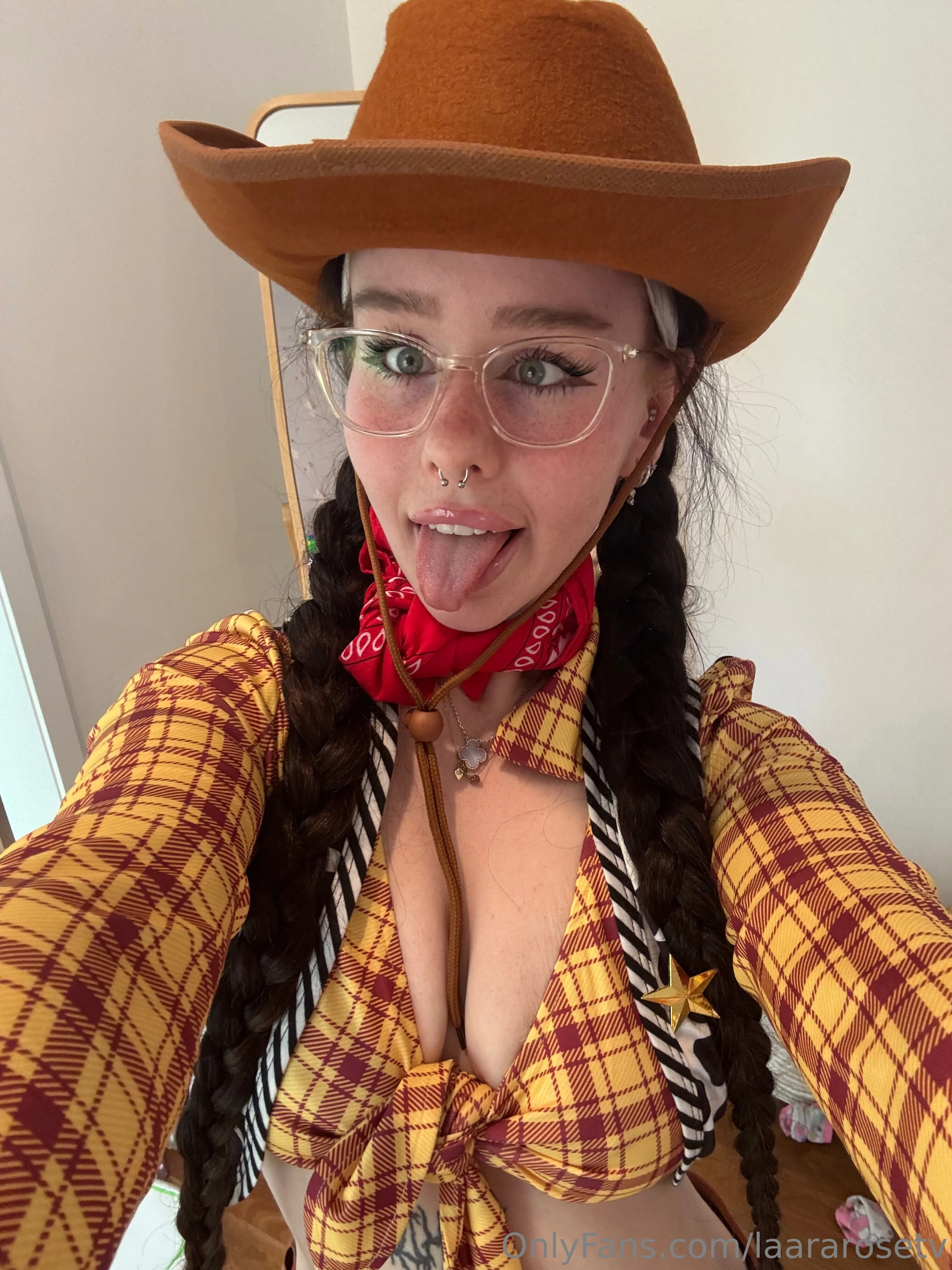 Lara Rose OnlyFans free account photo 23 - laararosetv nudes and sex tapes