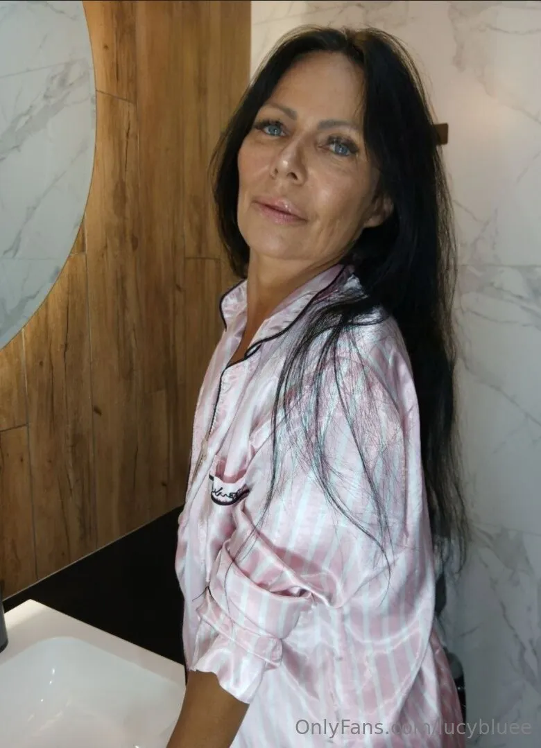 LUCY BLUE OnlyFans free account photo 7 - lucybluee nudes and sex tapes