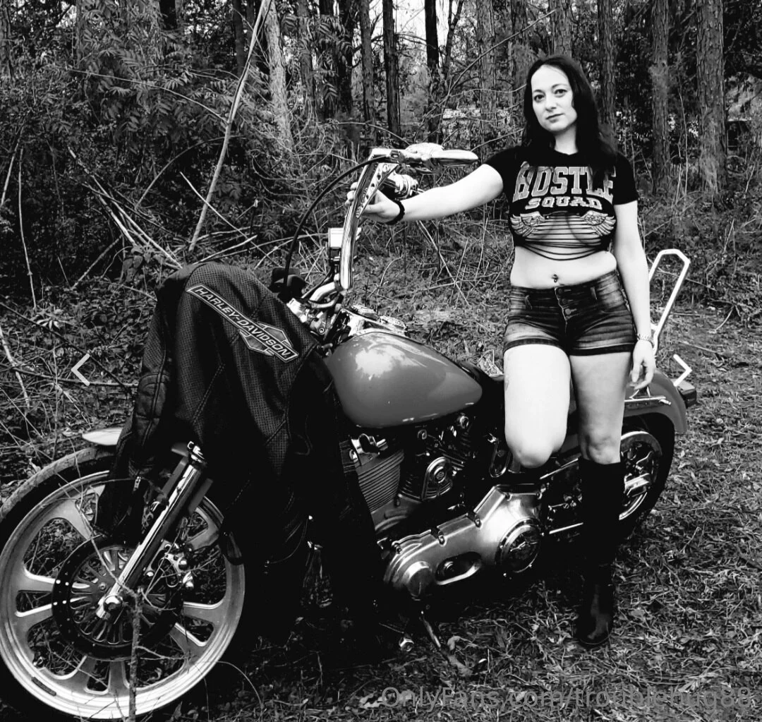 Troublebug88 OnlyFans free account photo 7 - troublebug88 nudes and sex tapes