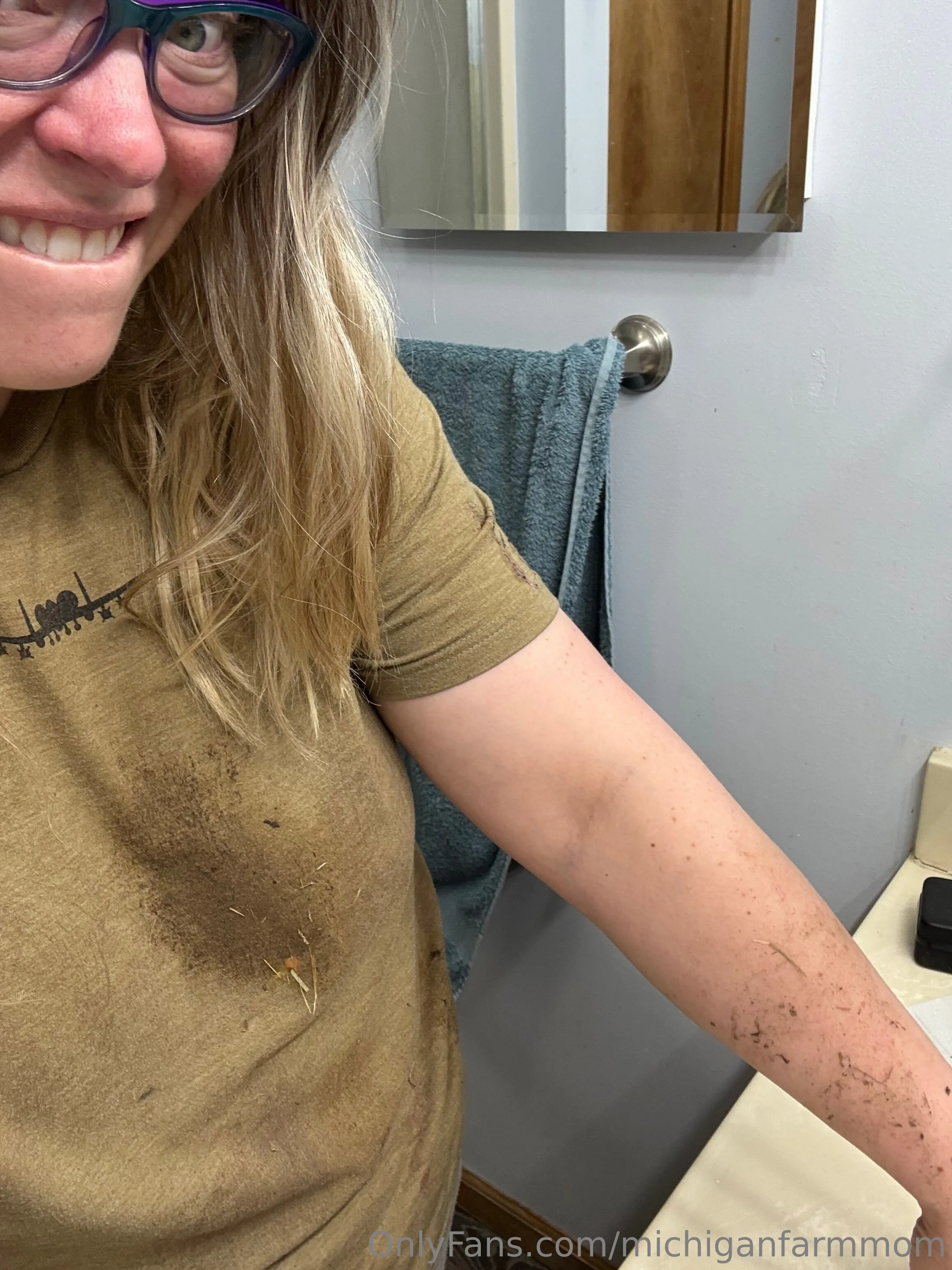 Shelly OnlyFans free account photo 8 - michiganfarmmom nudes and sex tapes