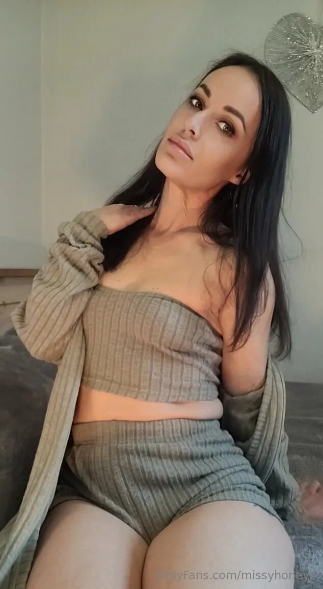 Mistress Honey Bee OnlyFans free account photo 3 - missyhoneyb nudes and sex tapes