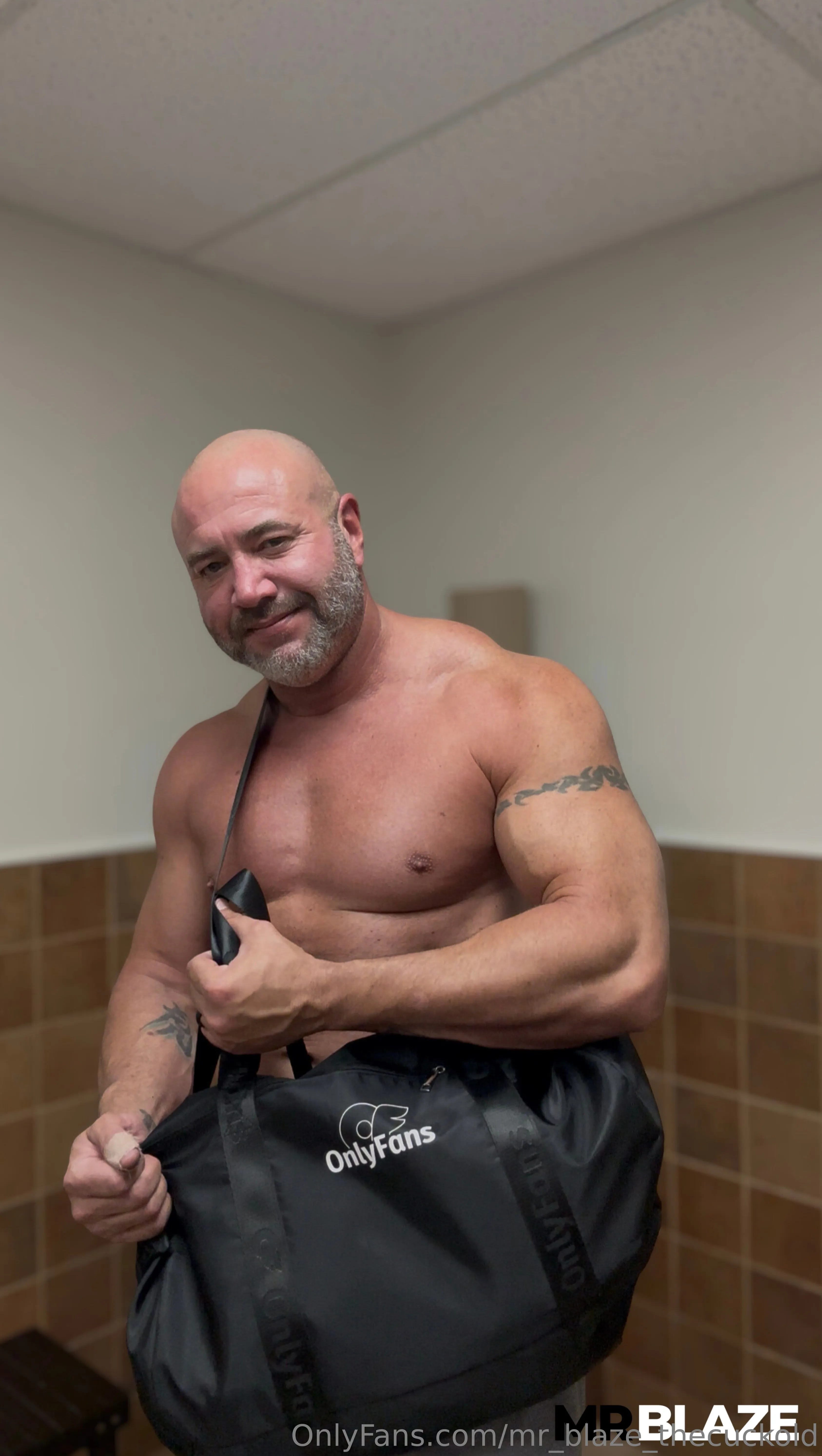 Mr. Blaze OnlyFans free account photo 2 - mr_blaze_thecuckold nudes and sex tapes