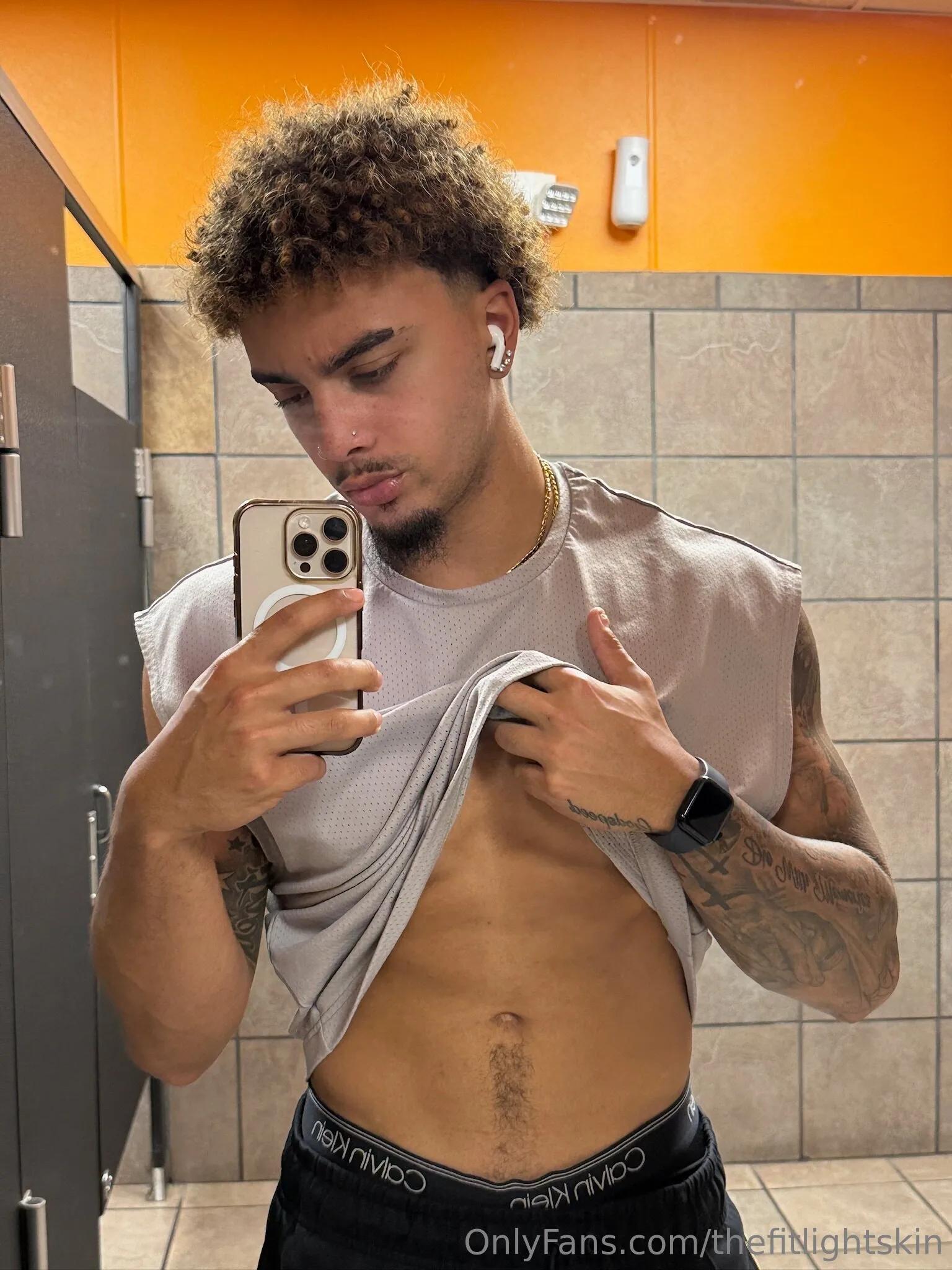 thefitlightskin OnlyFans free account photo 11 - thefitlightskin nudes and sex tapes