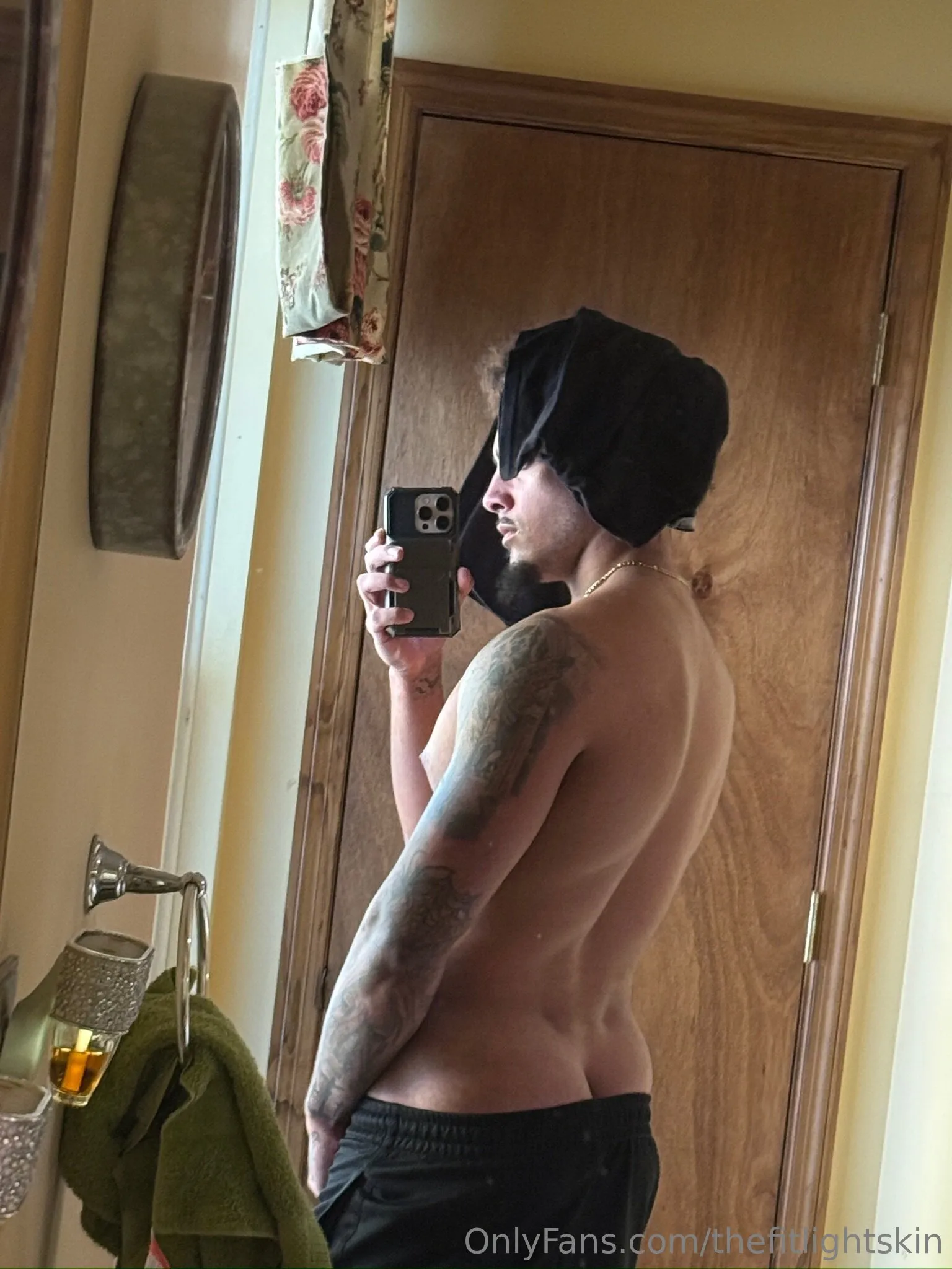 thefitlightskin OnlyFans free account photo 7 - thefitlightskin nudes and sex tapes