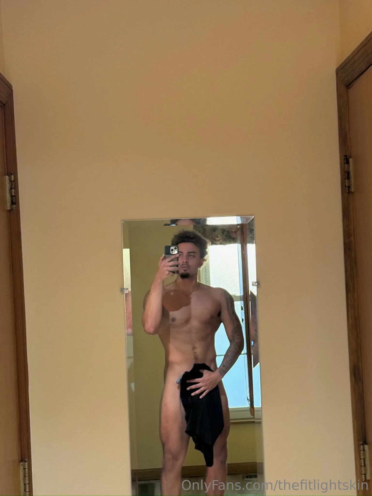 thefitlightskin OnlyFans free account photo 6 - thefitlightskin nudes and sex tapes