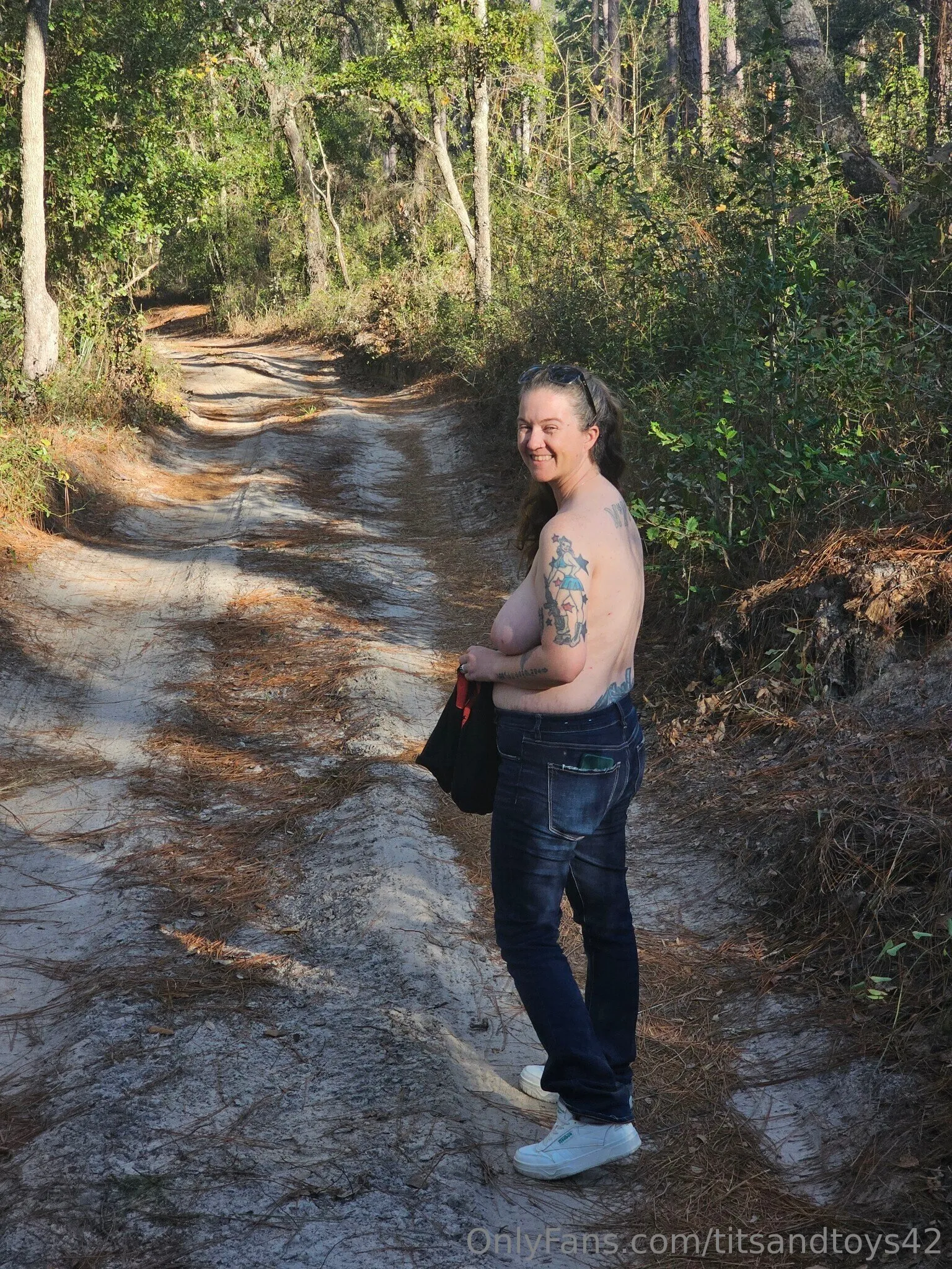 Ashley OnlyFans free account photo 9 - titsandtoys42 nudes and sex tapes